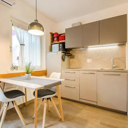 Casa Tosca - *