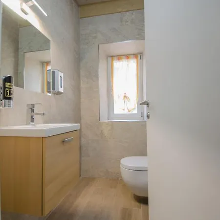 Casa Tosca - *