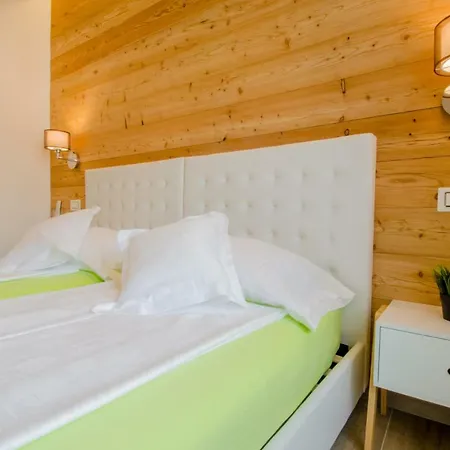 Apartament Casa Tosca - *